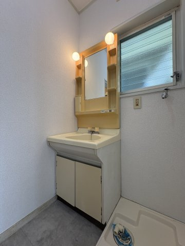中藤貸家の独立洗面台