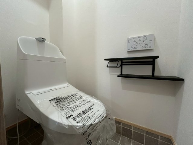 【価格改定】南円明寺ヶ丘団地14棟のトイレ|温水洗浄便座付きトイレ