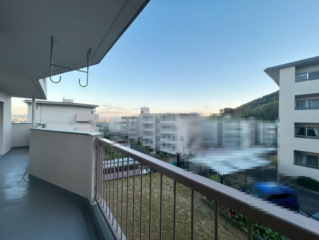 【価格改定】南円明寺ヶ丘団地14棟のバルコニー|南北両面バルコニーです！