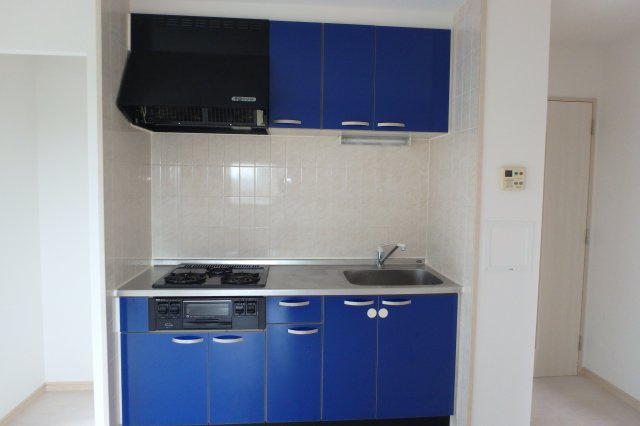 サンライズエモトのキッチン|別部屋同間取りのお写真となります。参考にご覧くださいませ。