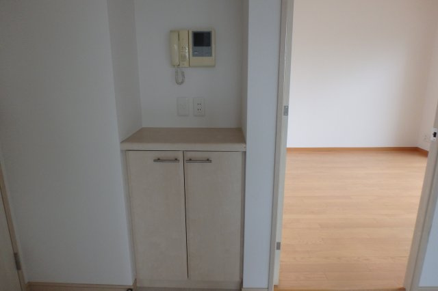 サンライズエモトのセキュリティ|別部屋同間取りのお写真となります。参考にご覧くださいませ。