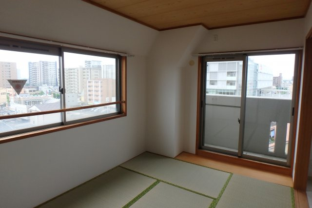 サンライズエモトの和室|別部屋同間取りのお写真となります。参考にご覧くださいませ。