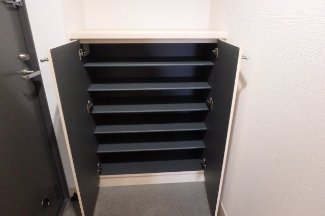 サンライズエモトの収納|別部屋同間取りのお写真となります。参考にご覧くださいませ。