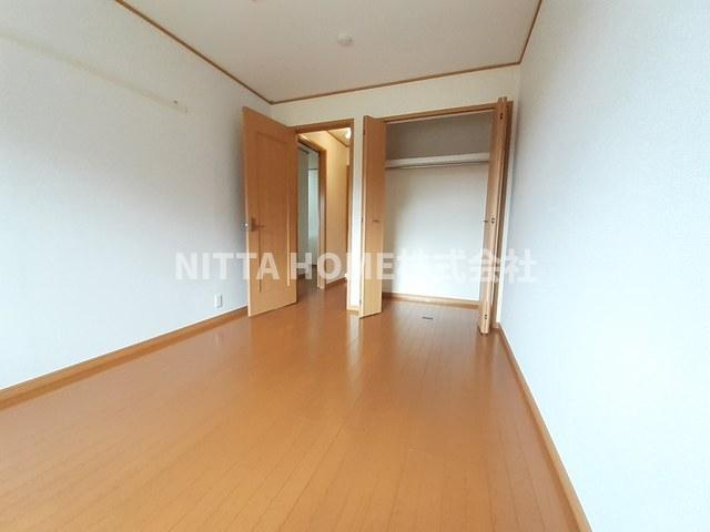 ウィル　ヴェスティージ　壱番館の内装|６帖の洋室です◇