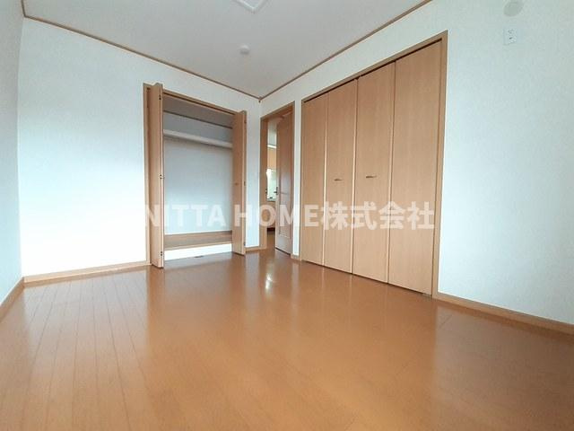 ウィル　ヴェスティージ　壱番館の洋室|どちらの洋室にも収納がついていて便利ですね◎