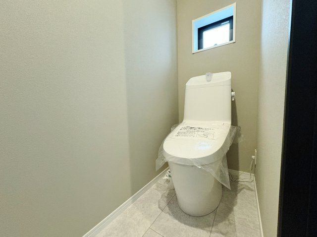 豊島区南池袋4丁目 限定1棟のトイレ|トイレは1階2階それぞれに設置しているので忙しい朝にも便利です