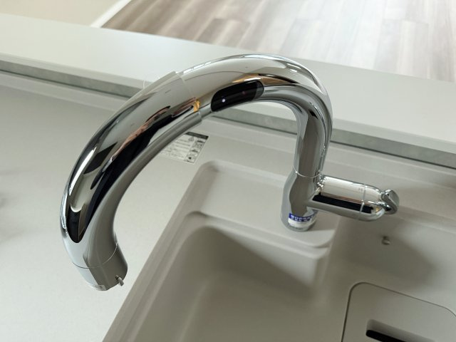豊島区南池袋4丁目 限定1棟のキッチン|衛生的にお料理ができるタッチレス水栓が装備されてます