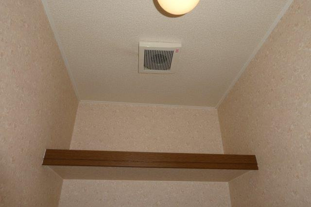 ウイステリアコート田ノ上Ⅱのトイレ|棚