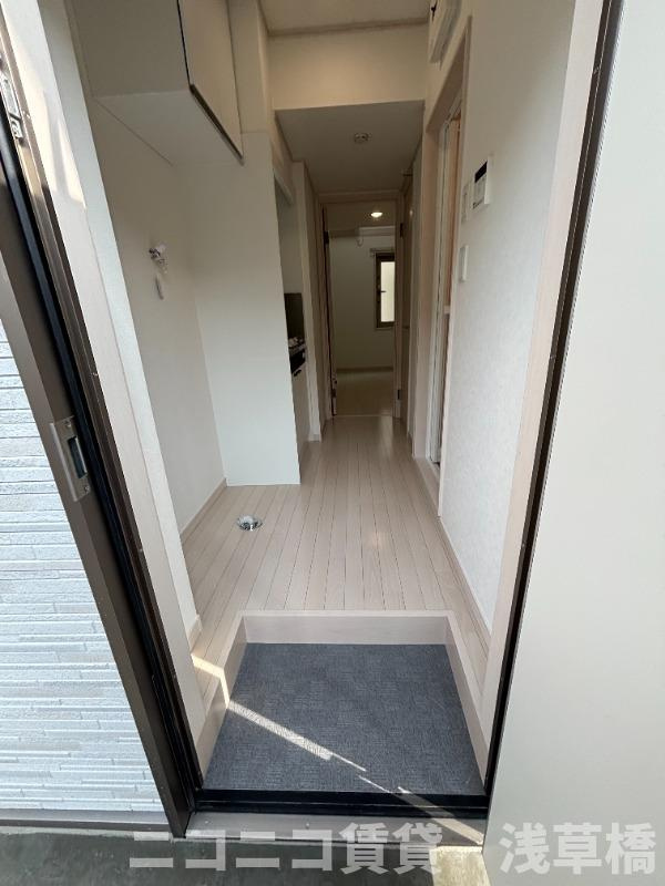 リブ東小岩の玄関