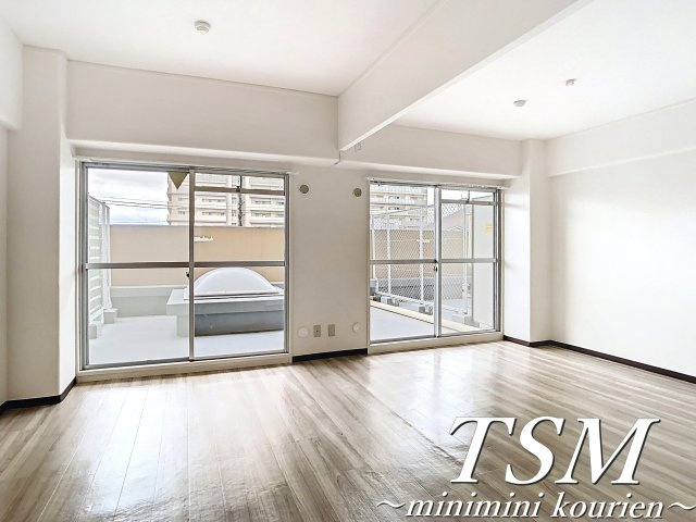 第３林ビルの居間・リビング