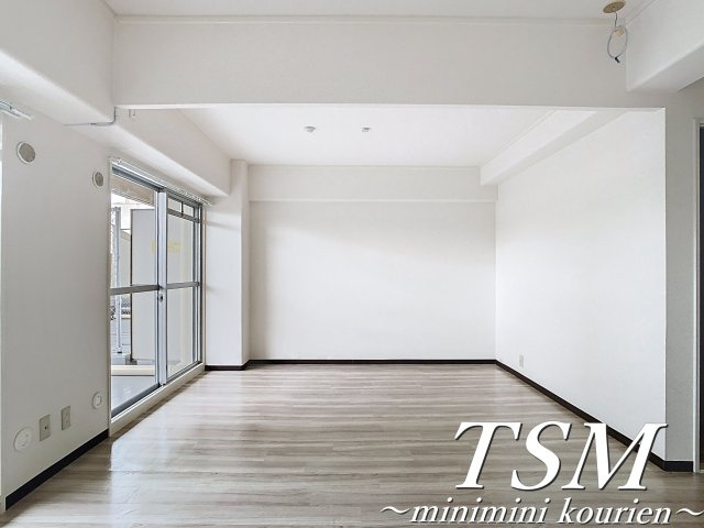 第３林ビルの居間・リビング