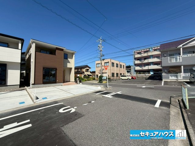 【今からご案内可能】刈谷市野田町北菰神 全2棟の前面道路含む現地写真|事前予約にて現地ご見学いただけます！お気軽にお問い合わせください♪
■株式会社　セキュアハウス■
住宅ローンに強く、知識、経験豊富なスタッフ在籍
お客様に寄り添い、ご成約後もサポート致します。