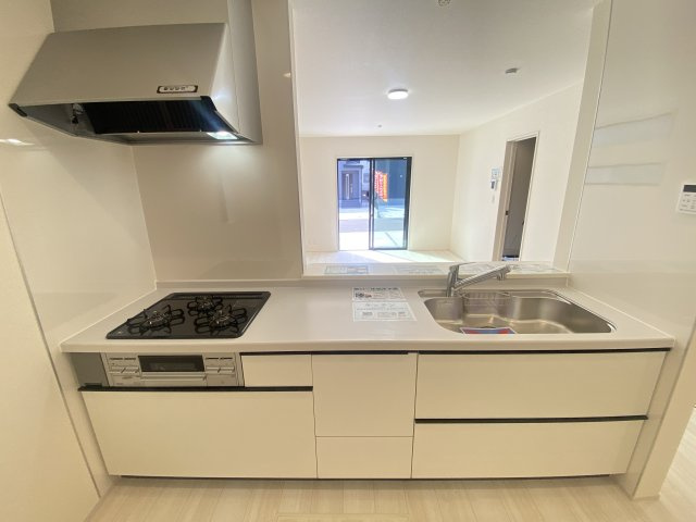 『八王子市新築戸建て』八王子市1549-3【仲介手数料無料】　１６期のキッチン|～仲介手数料無料☆八王子ひなた不動産～　八王子市下恩方町　新築戸建て