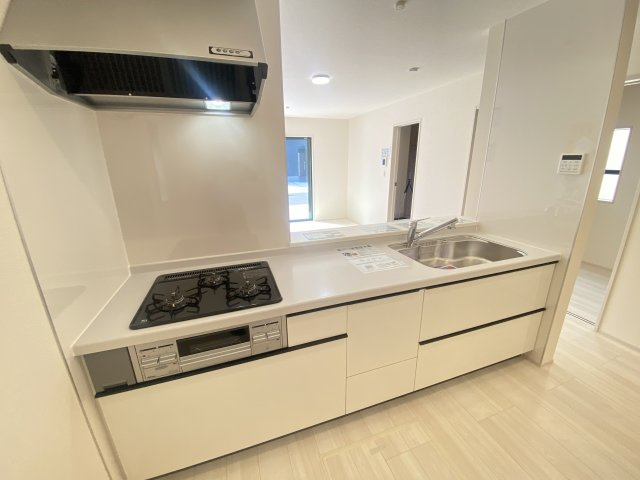 『八王子市新築戸建て』八王子市1549-3【仲介手数料無料】　１６期のキッチン|～仲介手数料無料☆八王子ひなた不動産～　八王子市下恩方町　新築戸建て