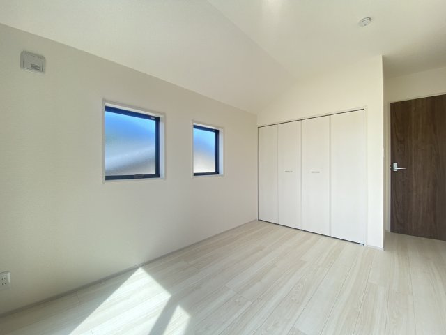 『八王子市新築戸建て』八王子市1549-3【仲介手数料無料】　１６期の洋室|～仲介手数料無料☆八王子ひなた不動産～　八王子市下恩方町　新築戸建て