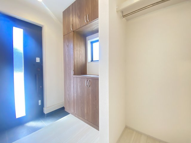 『八王子市新築戸建て』八王子市1549-3【仲介手数料無料】　１６期の玄関|～仲介手数料無料☆八王子ひなた不動産～　八王子市下恩方町　新築戸建て