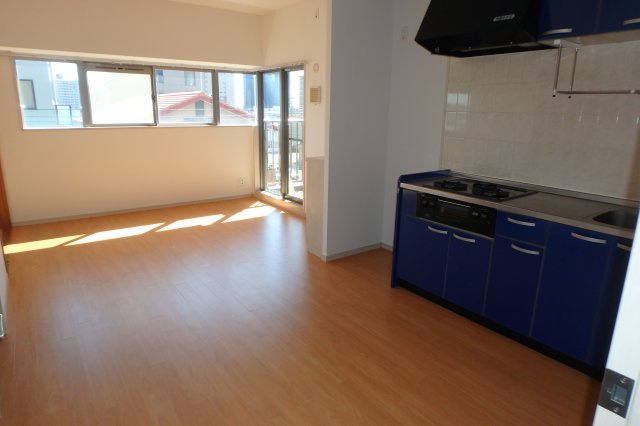 サンライズエモト|別部屋同間取りのお写真となります。参考にご覧くださいませ。