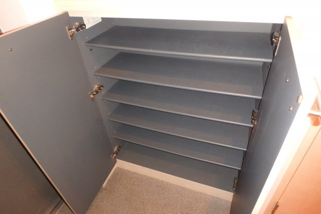 サンライズエモトの収納|別部屋同間取りのお写真となります。参考にご覧くださいませ。