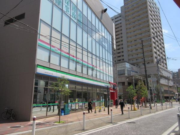 ファミリーマートよろ…まで698m
