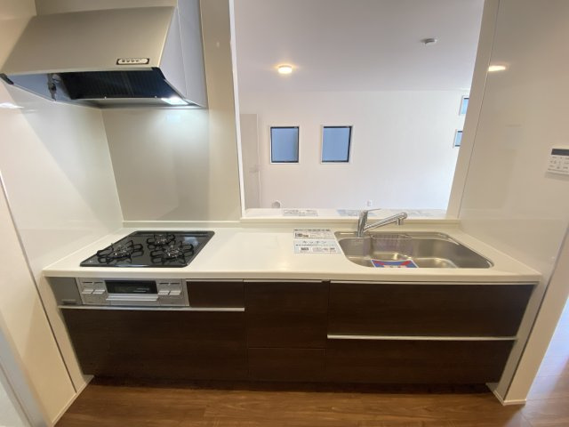 『八王子市新築戸建て』八王子市1549-3【仲介手数料無料】　１６期のキッチン|～仲介手数料無料☆八王子ひなた不動産～　八王子市下恩方町　新築戸建て