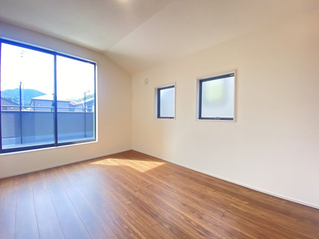 『八王子市新築戸建て』八王子市1549-3【仲介手数料無料】　１６期の洋室|～仲介手数料無料☆八王子ひなた不動産～　八王子市下恩方町　新築戸建て