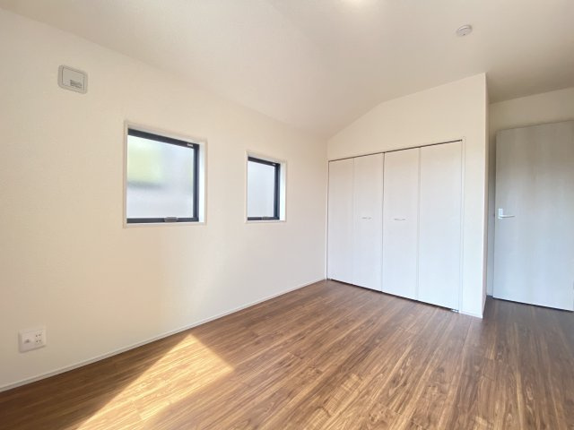 『八王子市新築戸建て』八王子市1549-3【仲介手数料無料】　１６期の洋室|～仲介手数料無料☆八王子ひなた不動産～　八王子市下恩方町　新築戸建て