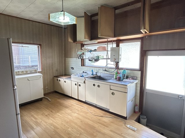 阿南市津乃峰町東分中古戸建のキッチン
