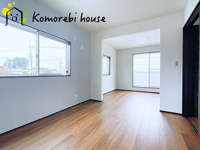 大宮区三橋1丁目Ⅱ　新築一戸建て　Bの寝室|大きなベッドにテレビもおける主寝室♪
間仕切りで2部屋に分けることも可能です♪