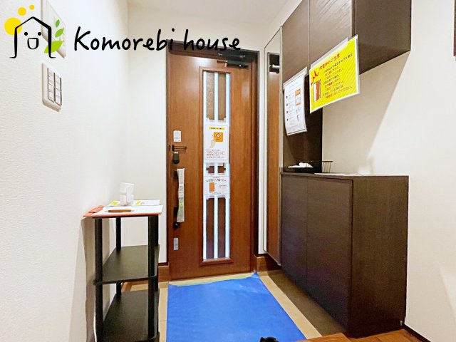 大宮区三橋1丁目Ⅱ　新築一戸建て　Bの玄関|シューズクロークの真ん中にはwelcomeボードを置いてお出迎えしましょう♪
