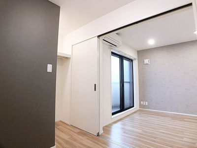 【居間・リビング】 | MOVE堀田SOUTH【名古屋市賃貸・宅配BOX】