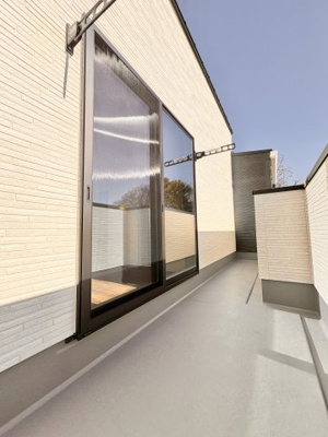 【バルコニー】