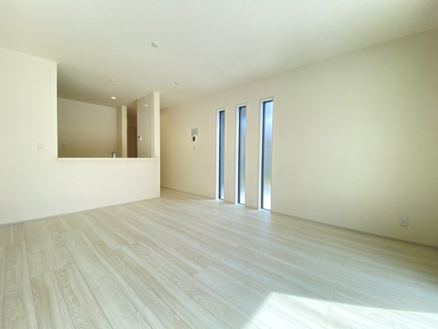 『八王子市新築戸建て』八王子市1549-3【仲介手数料無料】　１６期の居間・リビング|～仲介手数料無料☆八王子ひなた不動産～　八王子市下恩方町　新築戸建て