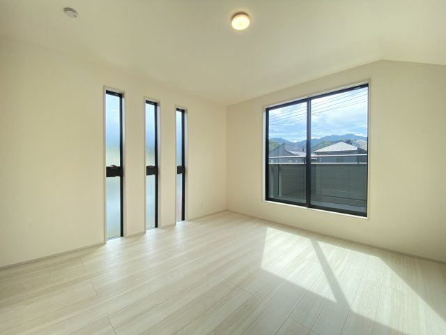 『八王子市新築戸建て』八王子市1549-3【仲介手数料無料】　１６期の洋室|～仲介手数料無料☆八王子ひなた不動産～　八王子市下恩方町　新築戸建て