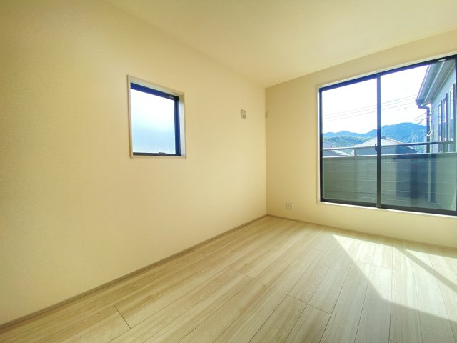 『八王子市新築戸建て』八王子市1549-3【仲介手数料無料】　１６期の洋室|～仲介手数料無料☆八王子ひなた不動産～　八王子市下恩方町　新築戸建て