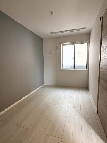 ソリッソ大久保の洋室