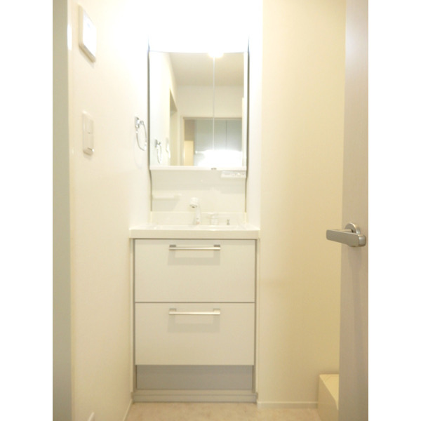 セラ ビューノ本八幡の洗面所