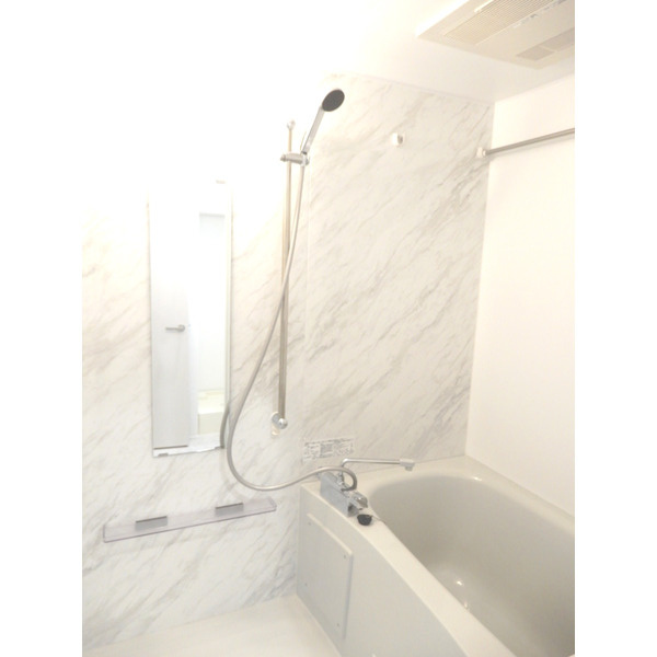 セラ ビューノ本八幡の浴室