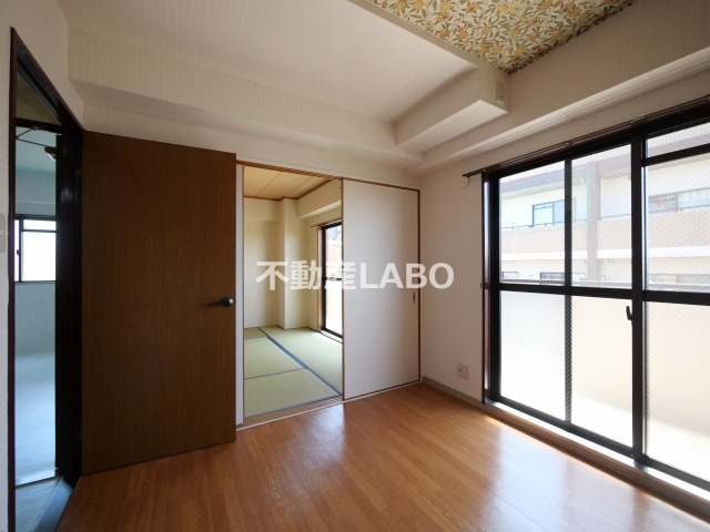 パークハイム吉野の洋室