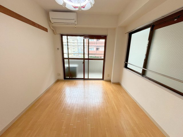 レーズライン下新庄の居間・リビング