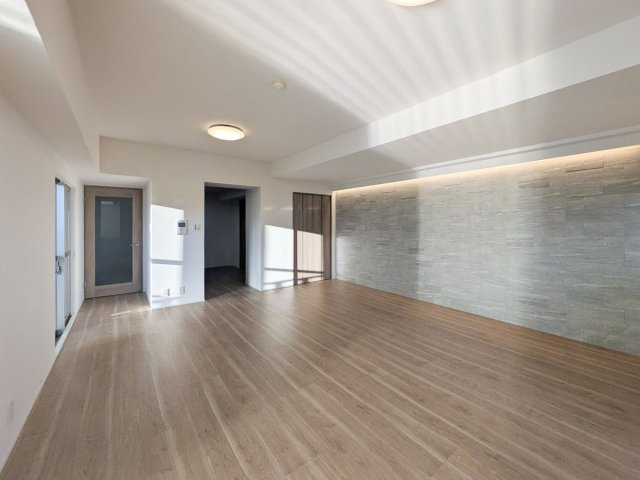 甲南コーポラスの居間・リビング|眺望を邪魔しない居室の配置で、リビングから眺望を望めます。