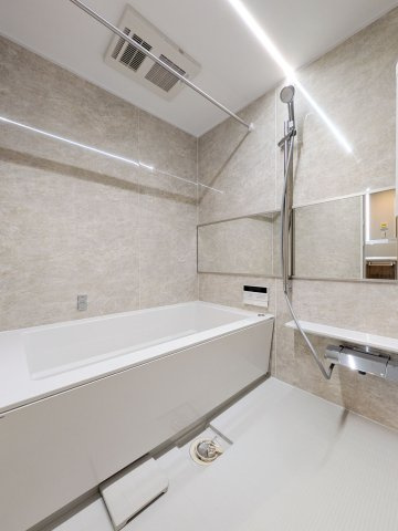 甲南コーポラスの浴室|浴室は照明切り替えができ、その時の気分でお風呂を楽しめます