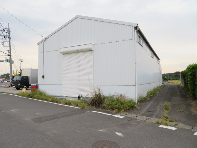 加須市串作の倉庫