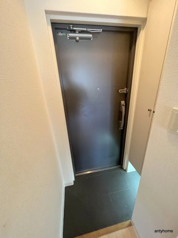 オリエンタル江坂　仲介手数料無料の玄関