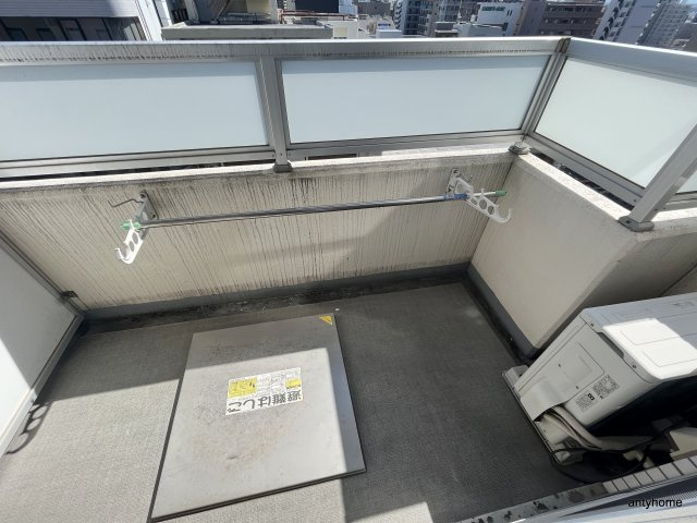 オリエンタル江坂　仲介手数料無料のバルコニー