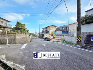 【前面道路含む現地写真】