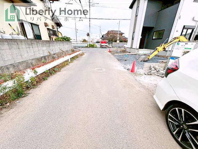 ひたちなか市高場7期　新築戸建の前面道路含む現地写真