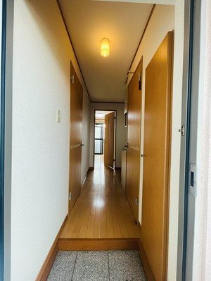羽犬塚ガーデンハイツⅢの玄関|落ち着いた玄関です