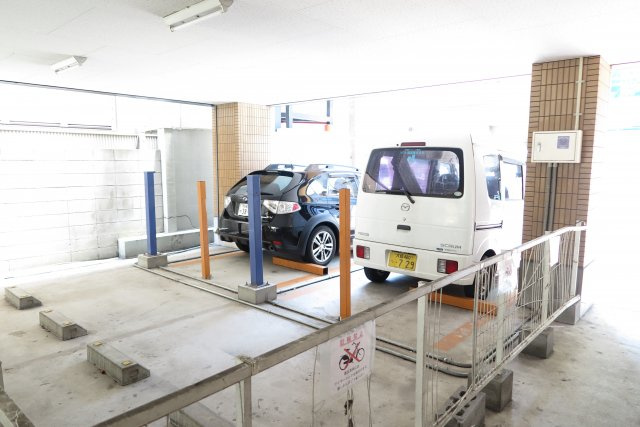 リバティ桜川の駐車場
