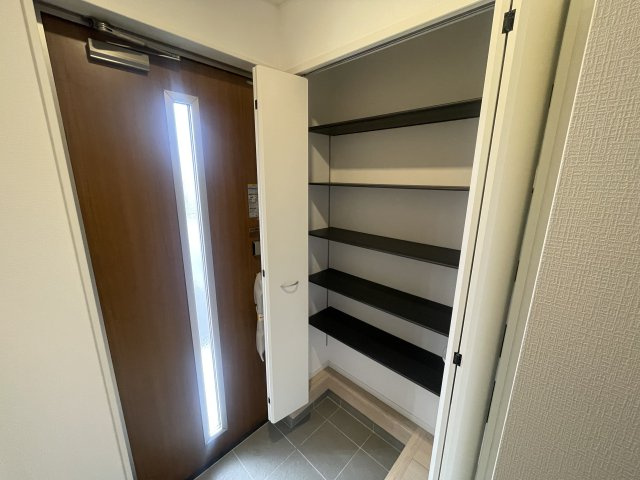 【新築戸建て】秋田市茨島第12　2号棟の収納