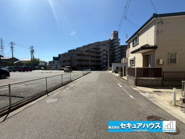 【今からご案内可能】刈谷市野田町北菰神 全2棟の前面道路含む現地写真|事前予約にて現地ご見学いただけます！お気軽にお問い合わせください♪
■株式会社　セキュアハウス　豊明支店■
住宅ローンに強く、知識、経験豊富なスタッフ在籍
お客様に寄り添い、ご成約後もサポート致します